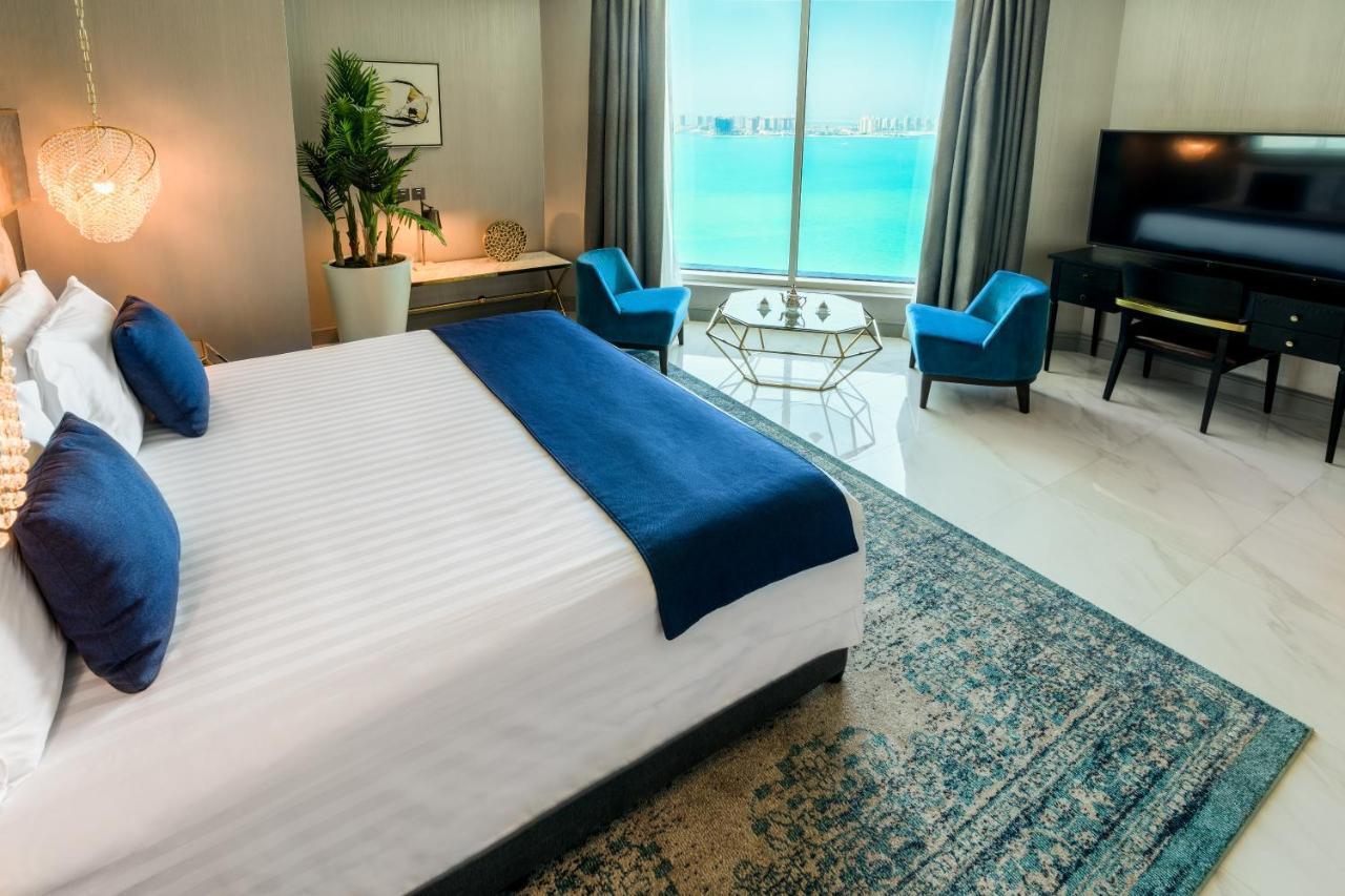 Centara West Bay Hotel & Residences Доха Экстерьер фото Deluxe Room