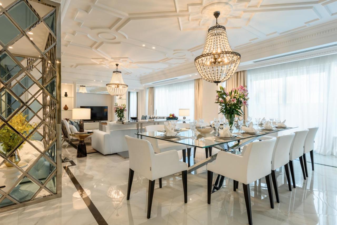 Centara West Bay Hotel & Residences Доха Экстерьер фото A dining room