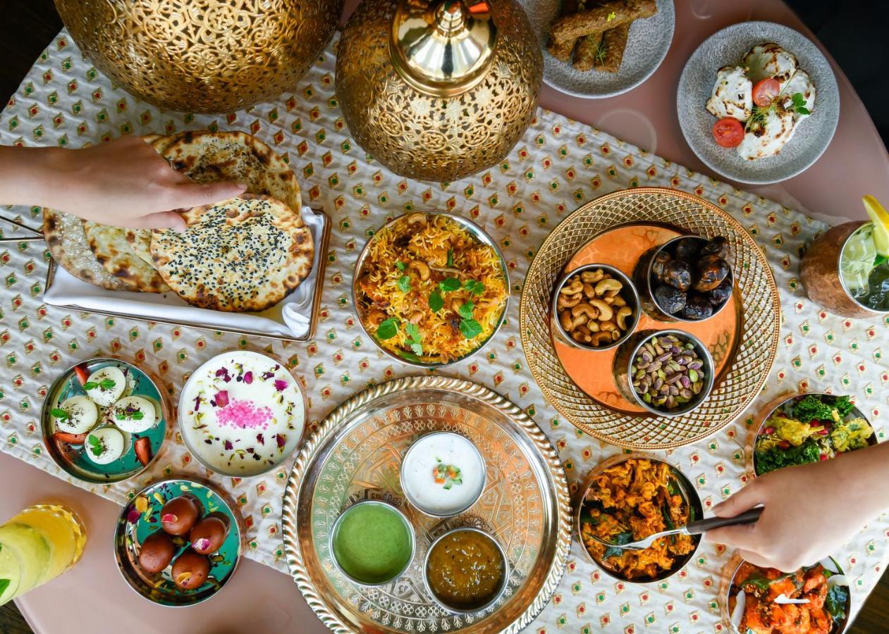 Centara West Bay Hotel & Residences Доха Экстерьер фото A vegetarian meal