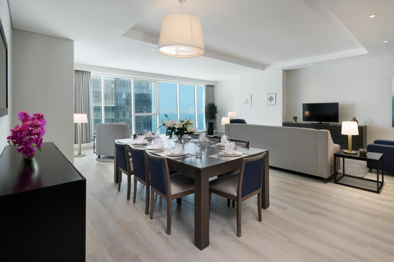 Centara West Bay Hotel & Residences Доха Экстерьер фото
