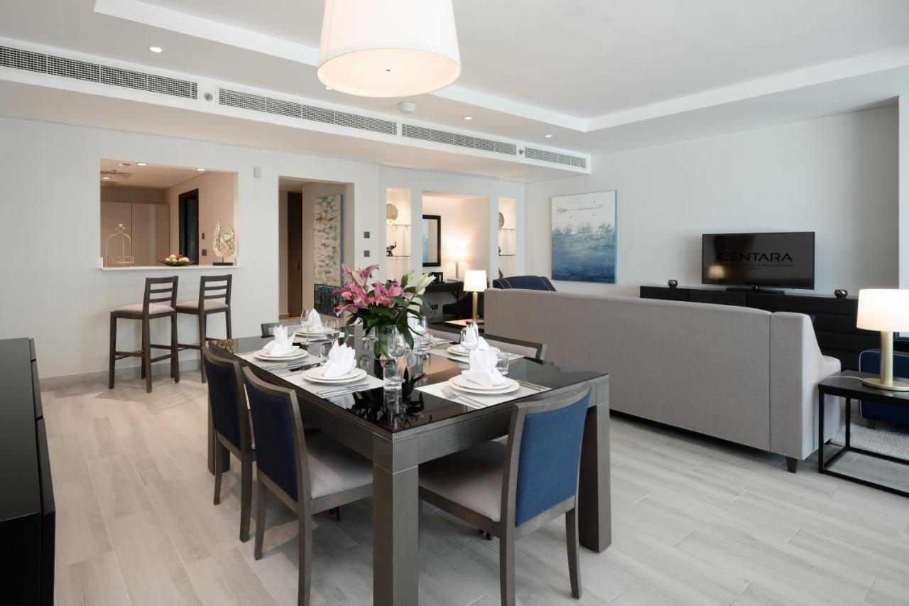 Centara West Bay Hotel & Residences Доха Экстерьер фото A living room at the Ritz-Carlton, DIFC