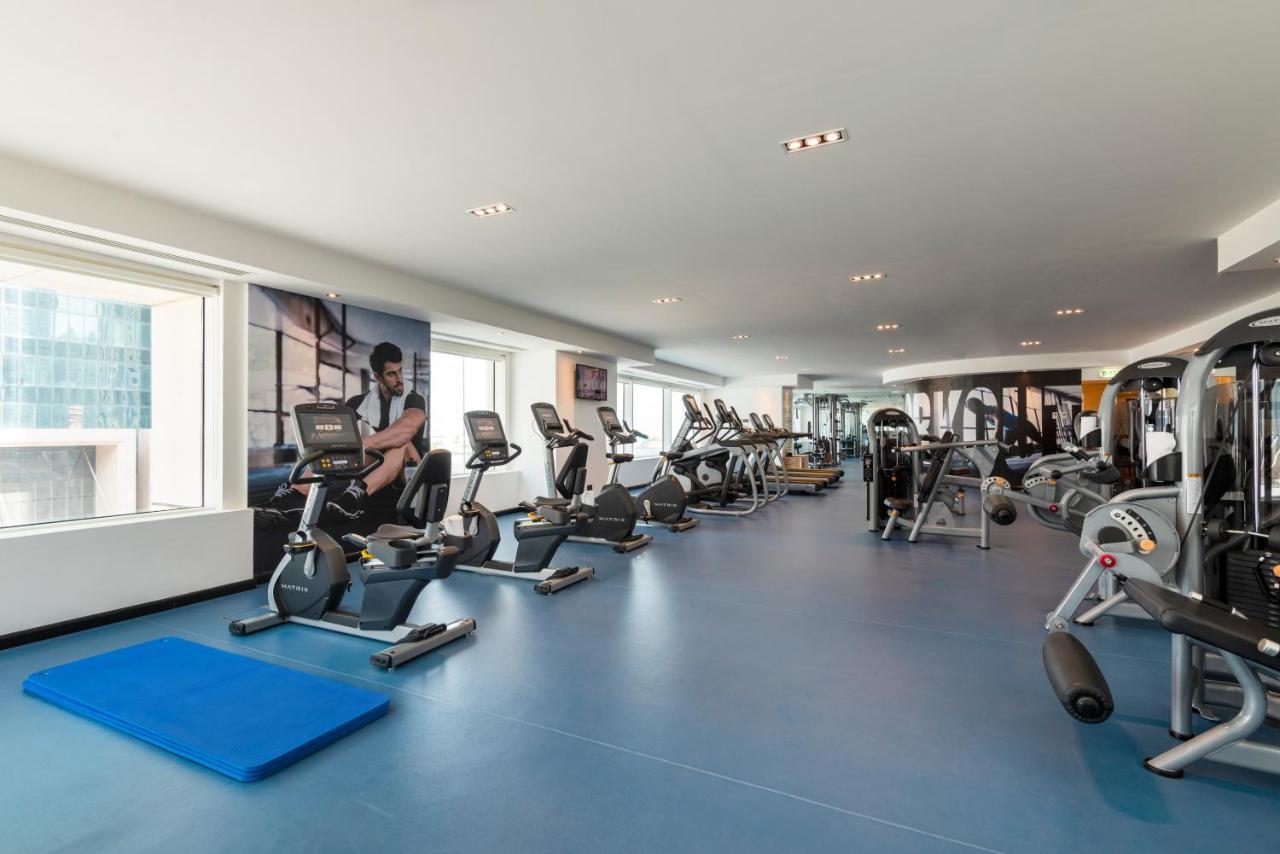 Centara West Bay Hotel & Residences Доха Экстерьер фото The gym at the hotel